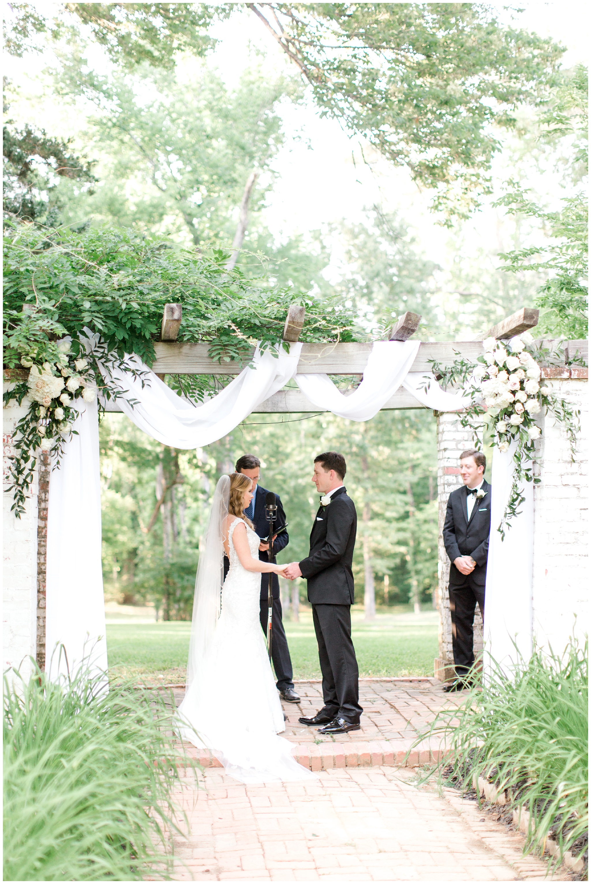 Shreveport-Wedding-Cedarcroft-Plantation-Louisiana-Laura-Caraway-Photography-Southern-Wedding 13